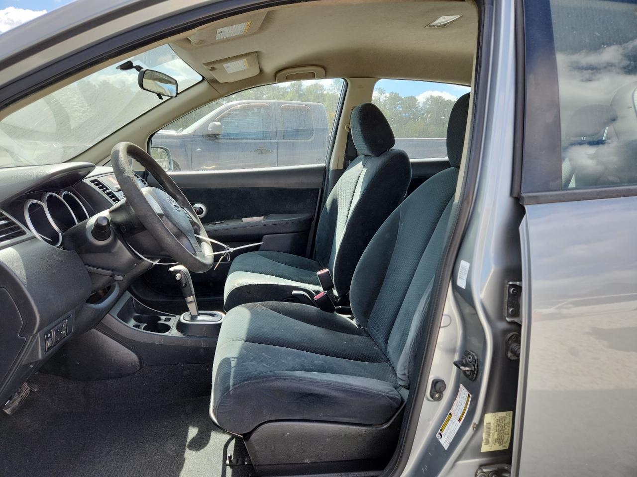NISSAN VERSA S