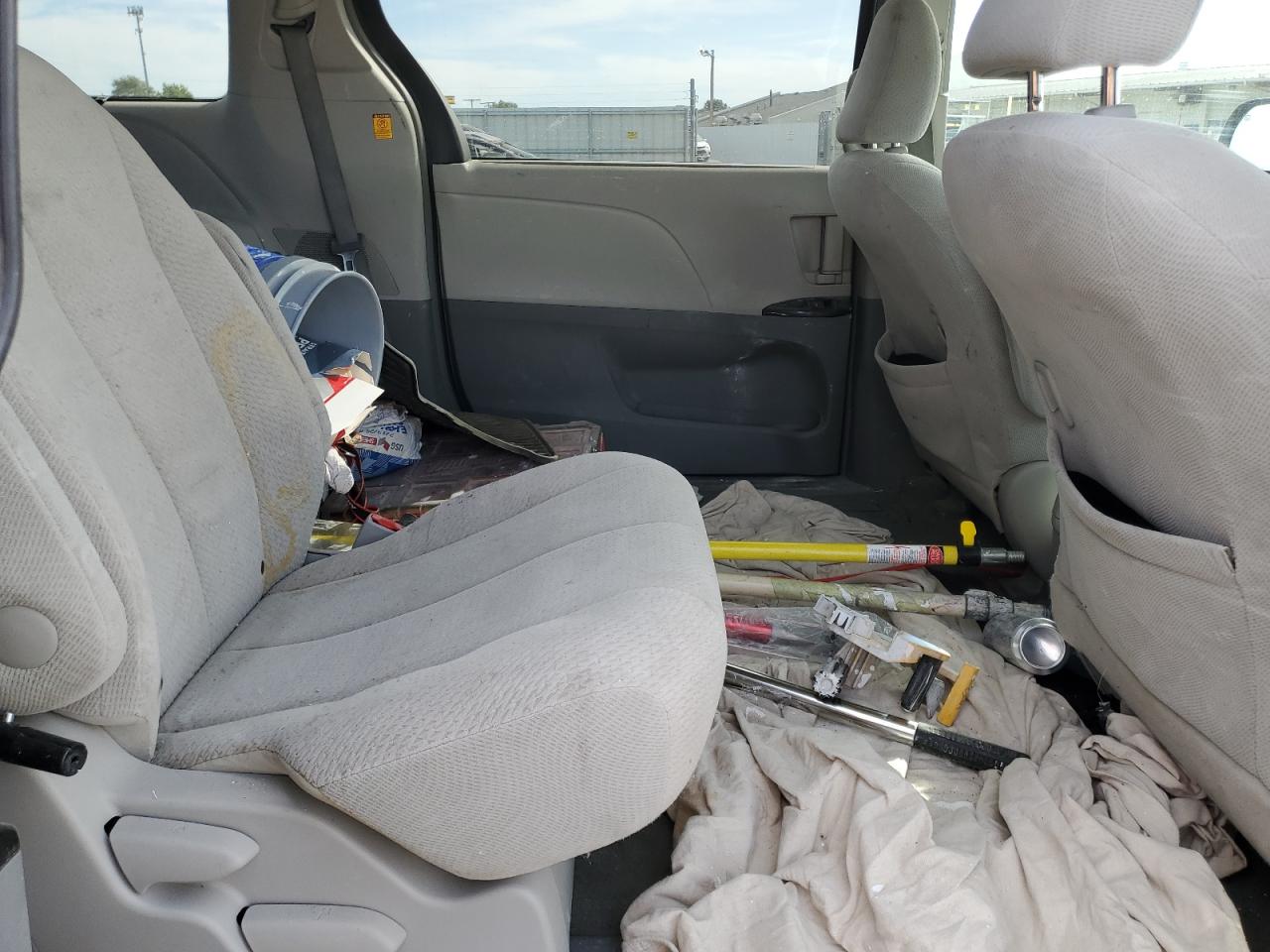 Lot #3262220116 2012 TOYOTA SIENNA LE