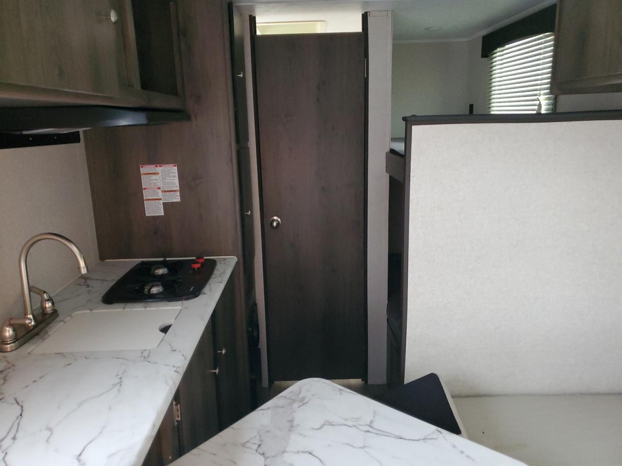 Lot #3305535066 2021 COACH TRAILER