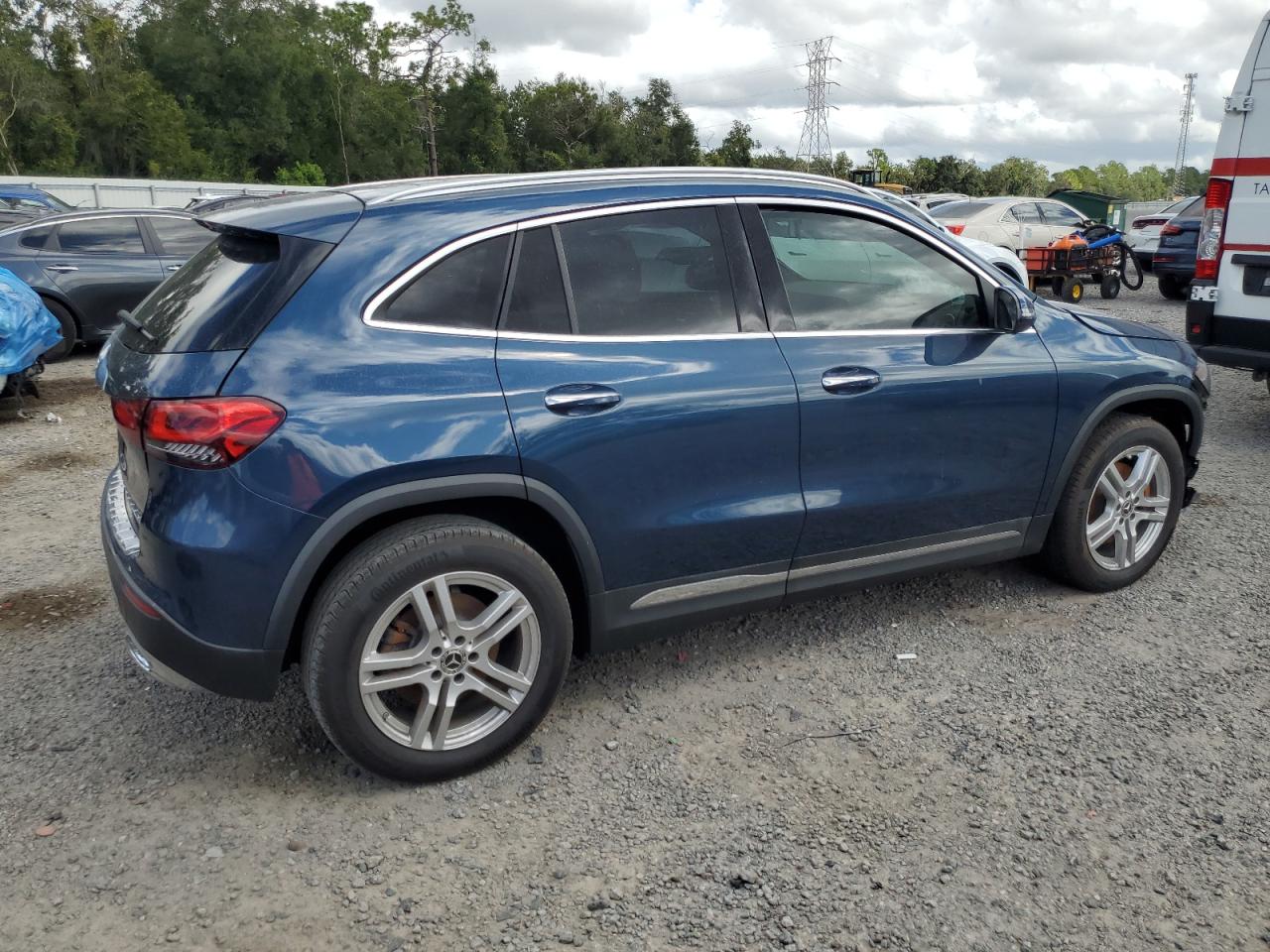 MERCEDES-BENZ GLA-CLASS 250