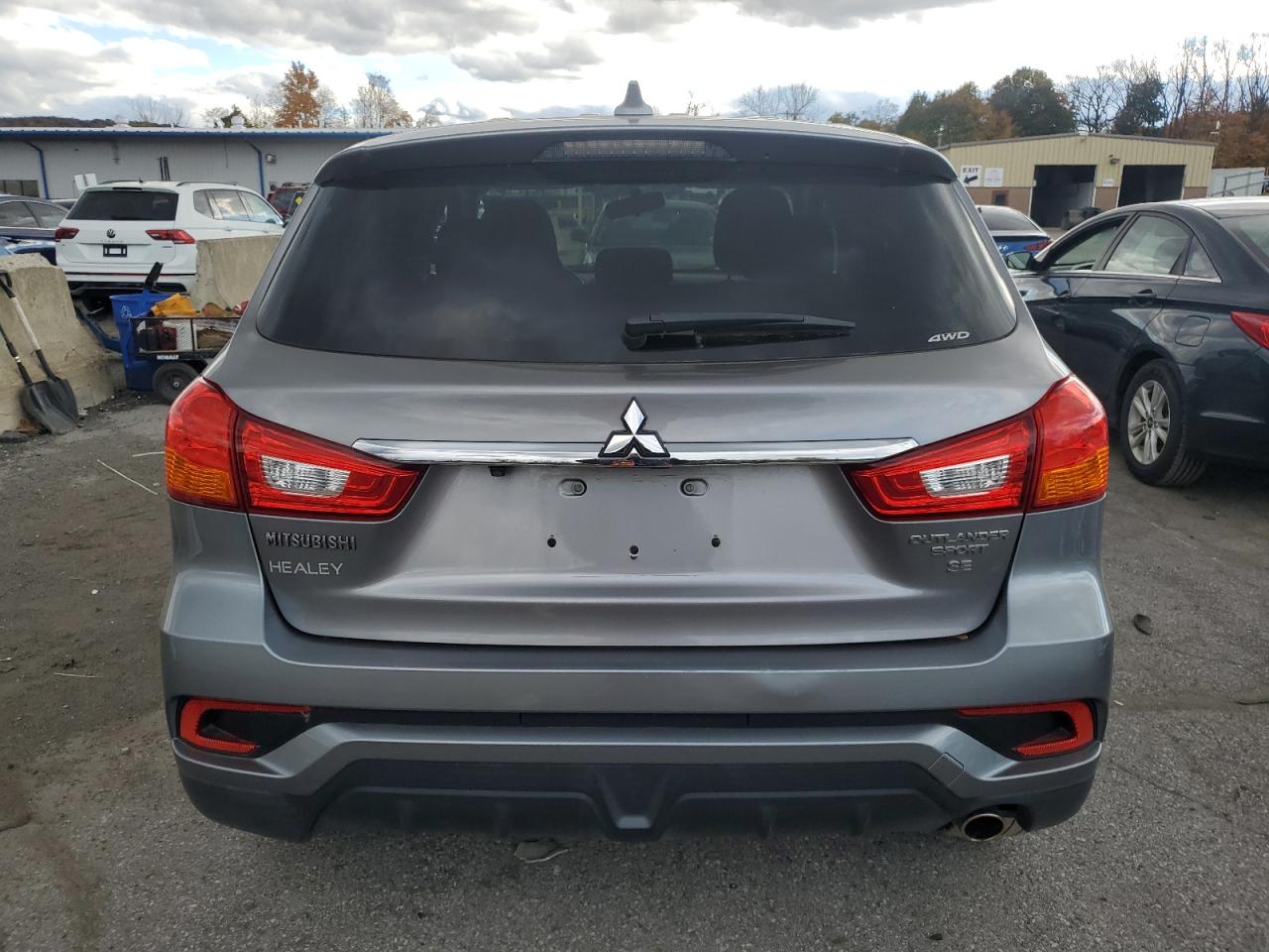 MITSUBISHI OUTLANDER ES