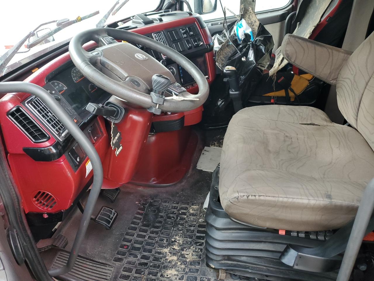 Lot #3281470994 2015 VOLVO VNL