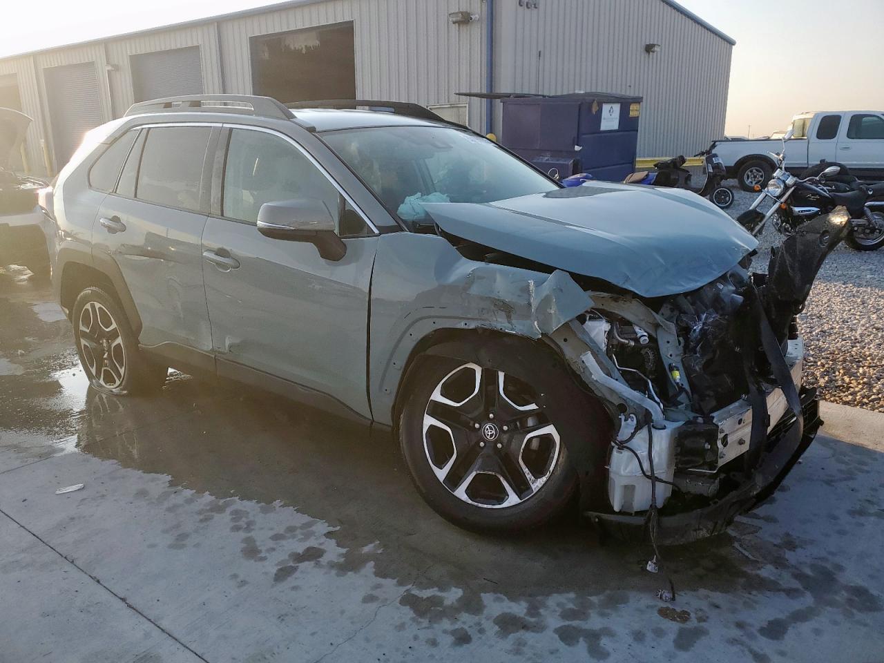 TOYOTA RAV4 ADVENTURE