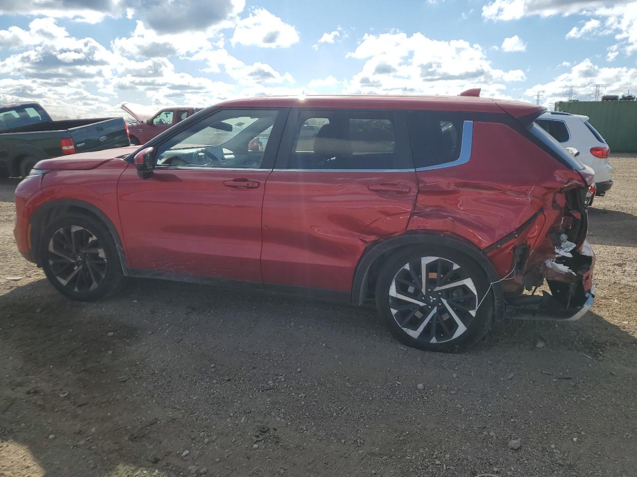 MITSUBISHI OUTLANDER SE