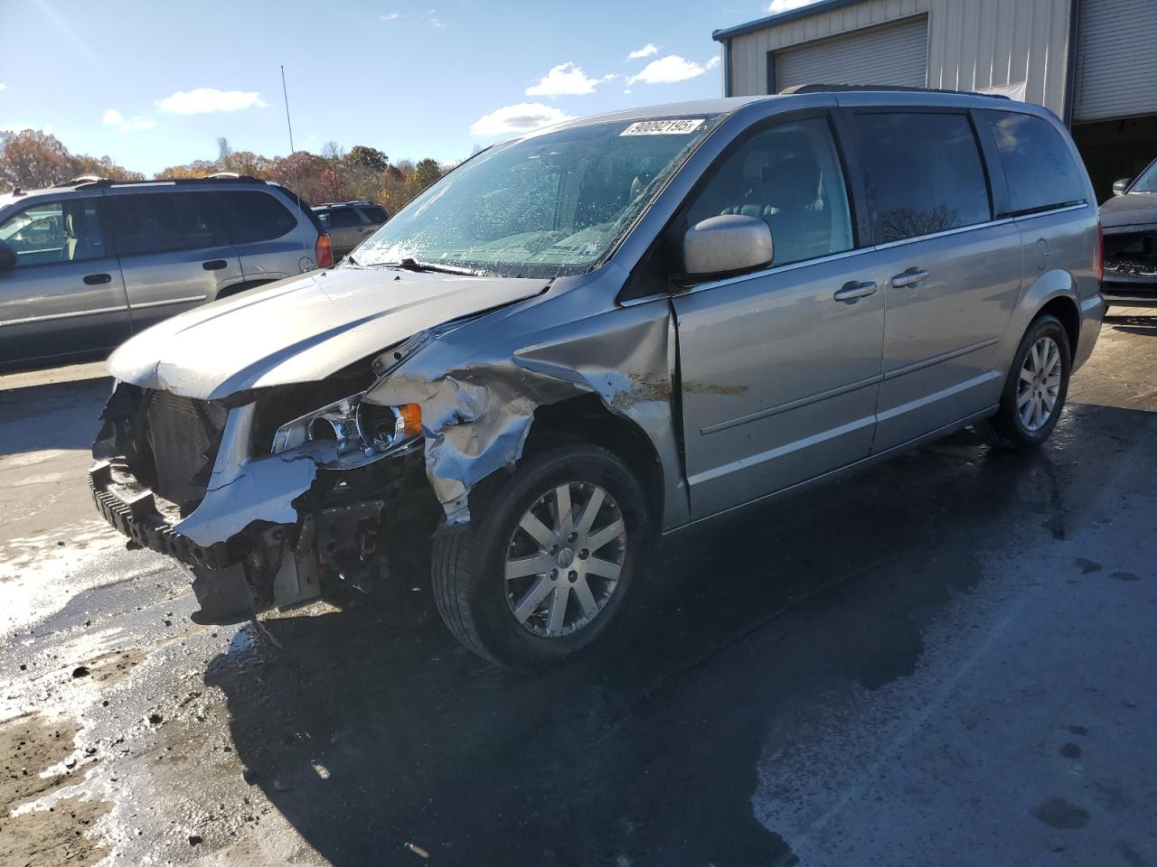 CHRYSLER TOWN & COUNTRY LX