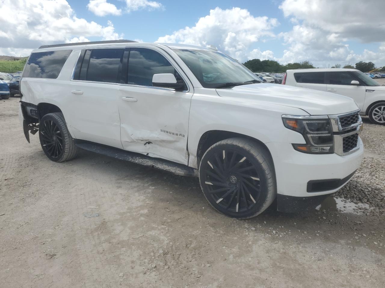 CHEVROLET SUBURBAN C1500 LS