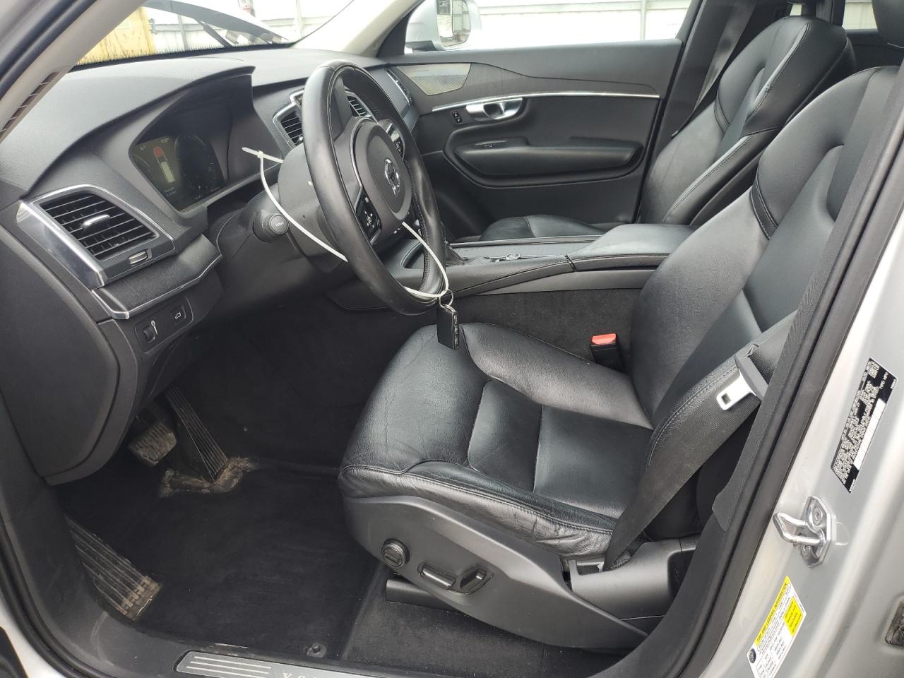 VOLVO XC90 T5 MOMENTUM