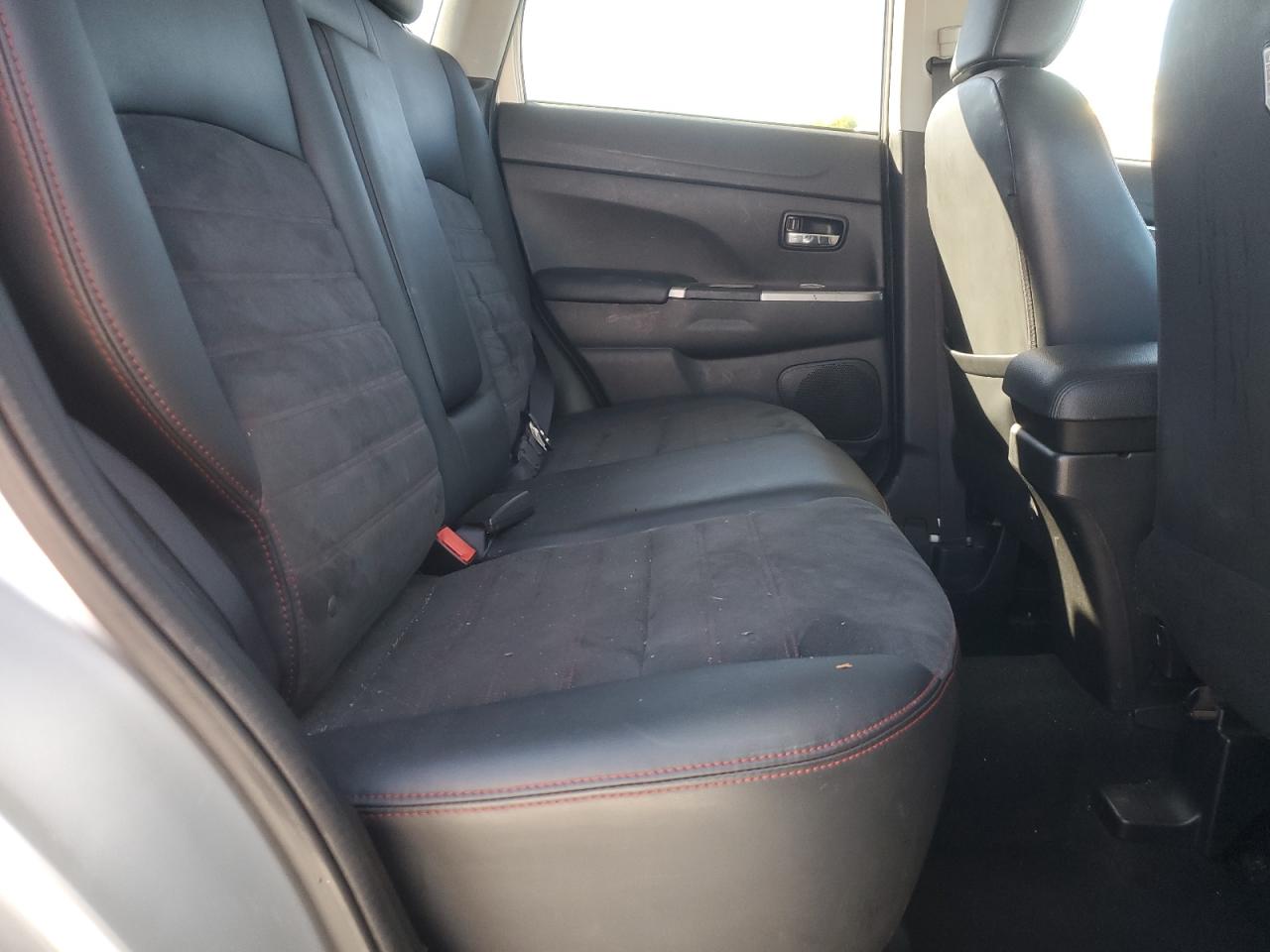 MITSUBISHI OUTLANDER ES