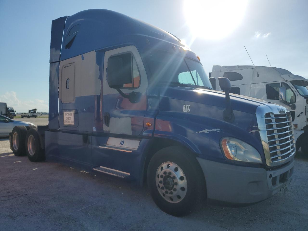 Lot #3269120717 2018 FREIGHTLINER CASCADIA 1
