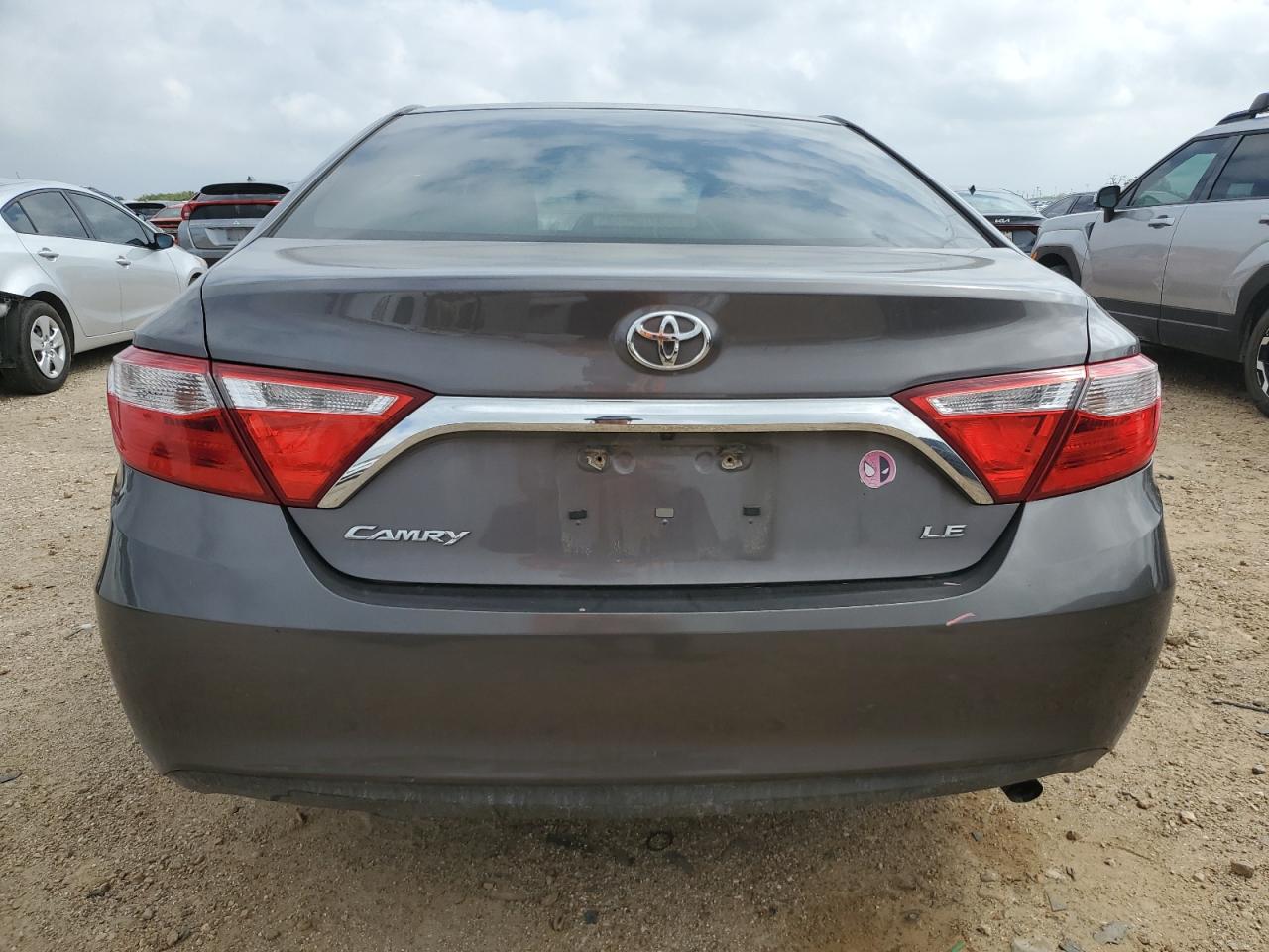 TOYOTA CAMRY LE
