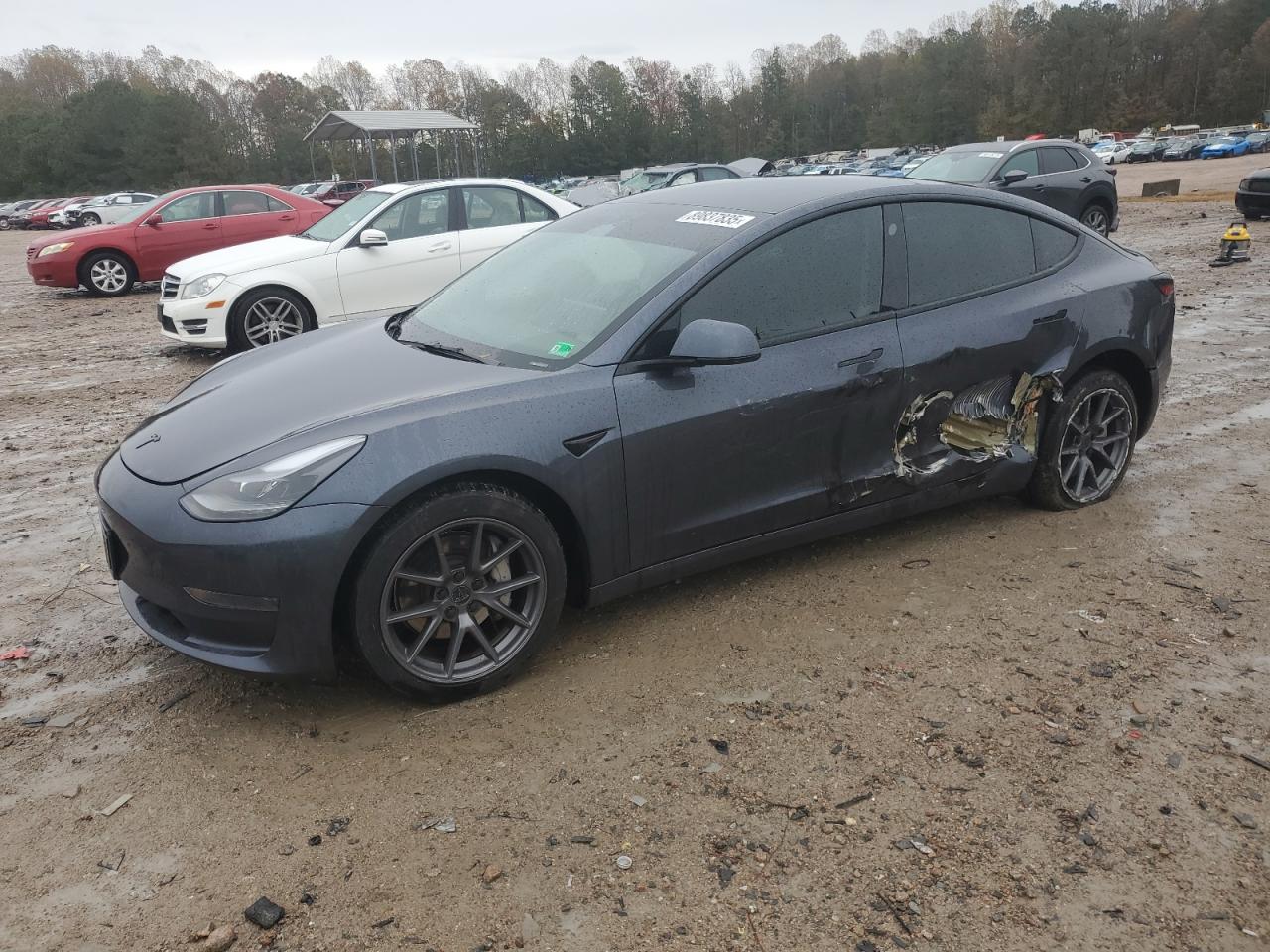 TESLA MODEL 3