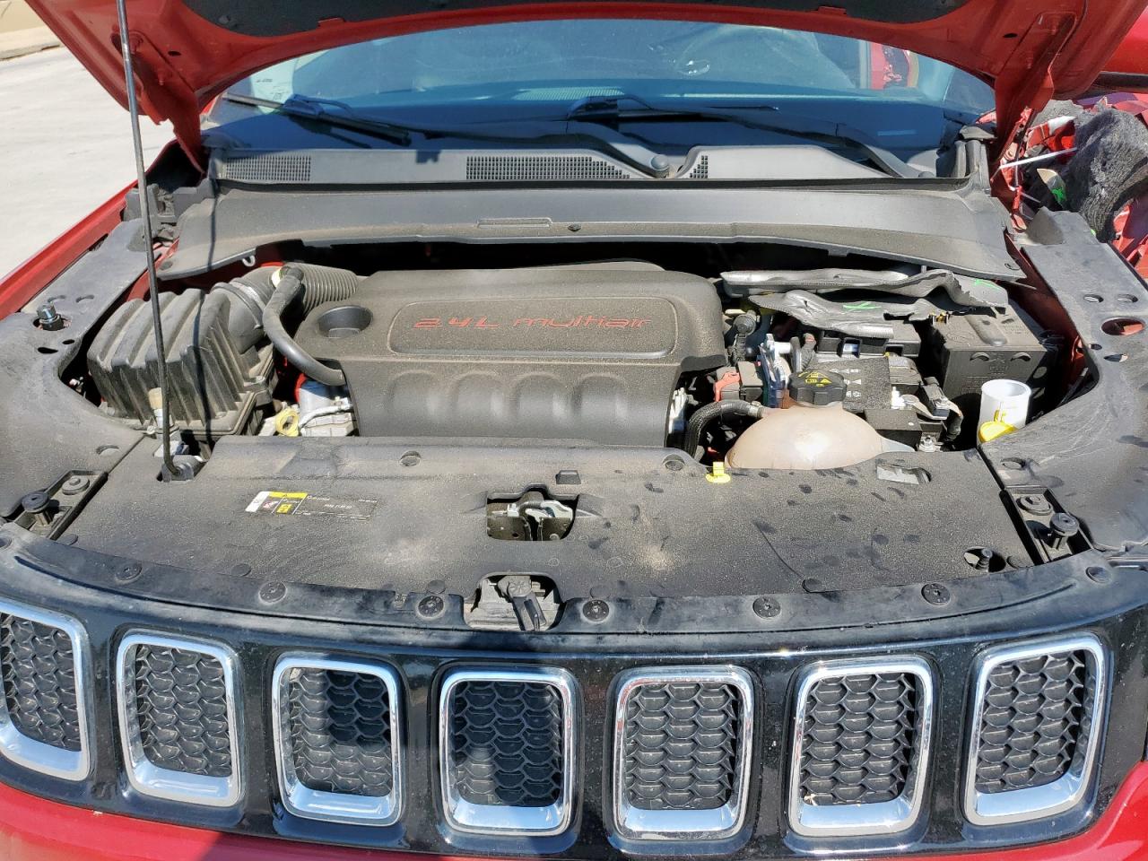 Lot #3311724245 2018 JEEP COMPASS LA