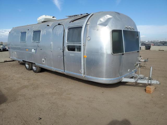 AIRSTREAM LAND YACHT