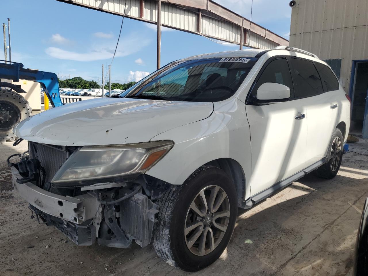  Salvage Nissan Pathfinder