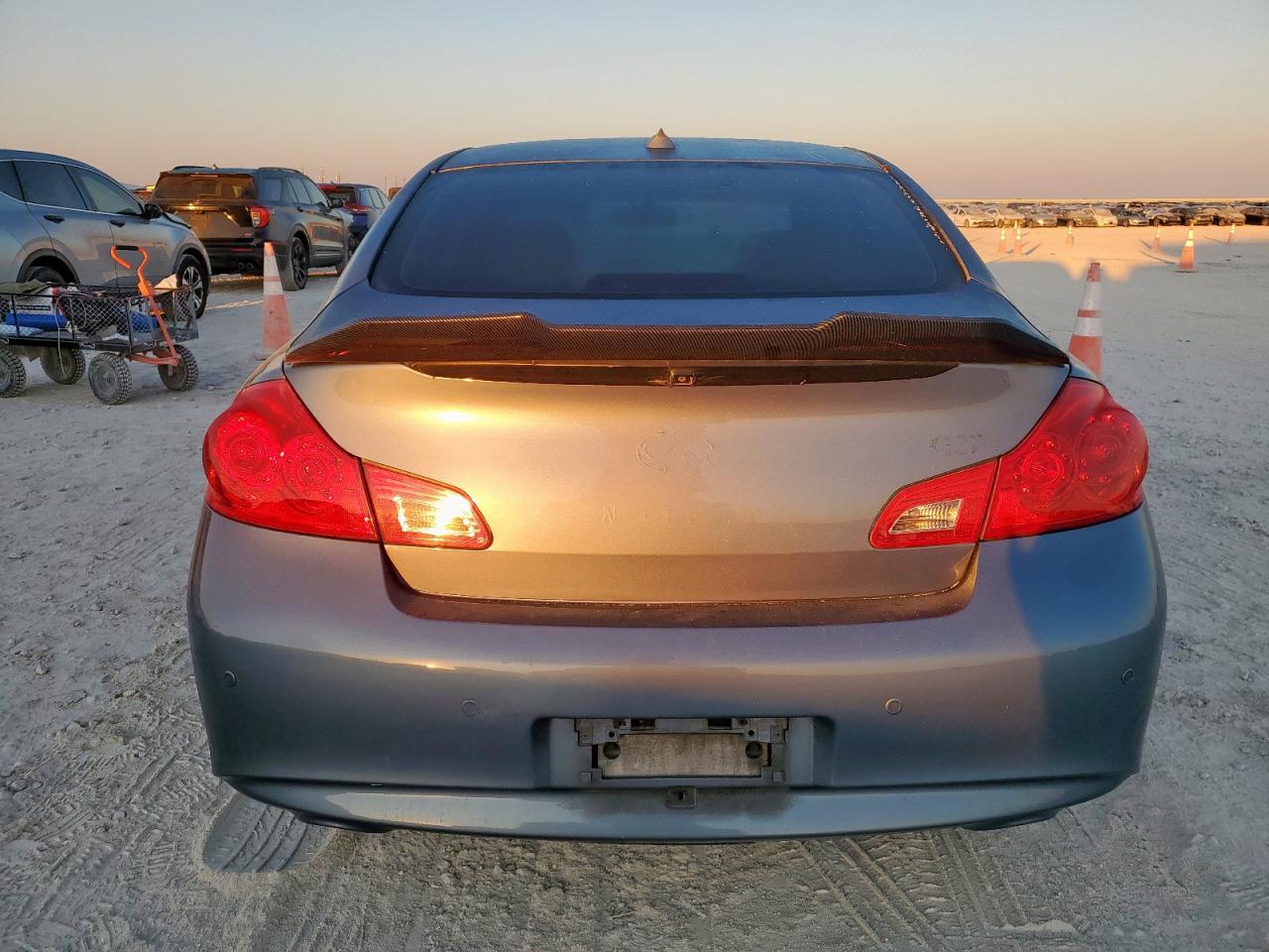 INFINITI G37 BASE
