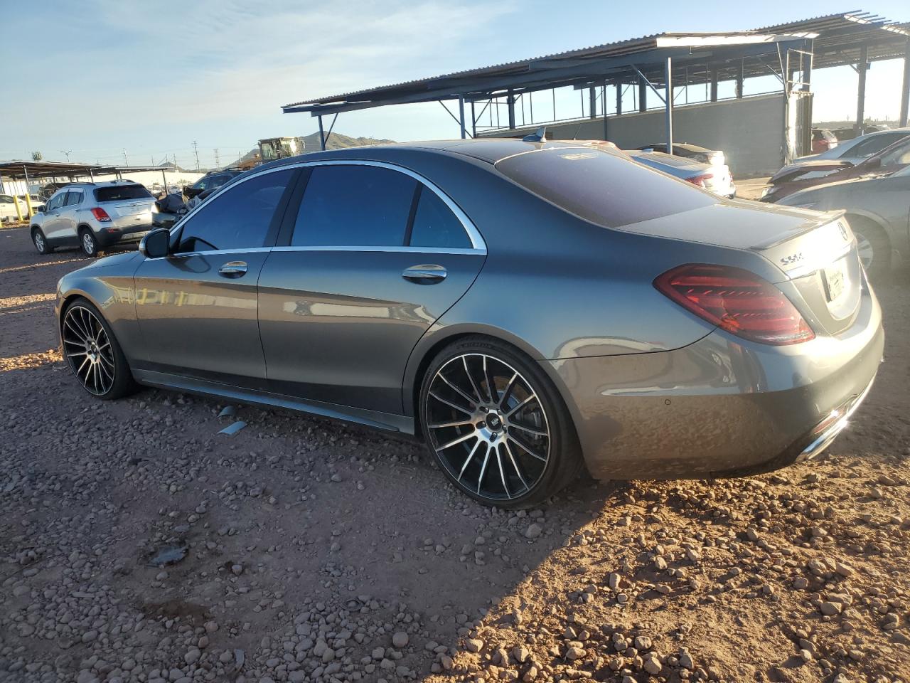 MERCEDES-BENZ S-CLASS 560
