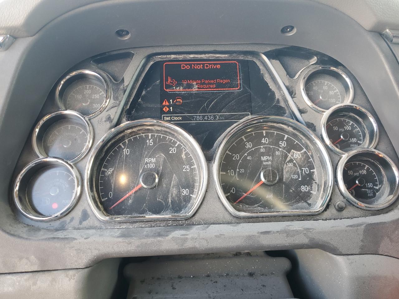 Lot #3285646282 2017 PETERBILT TRACTOR 579