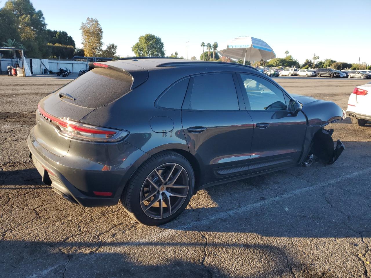 PORSCHE MACAN BASE