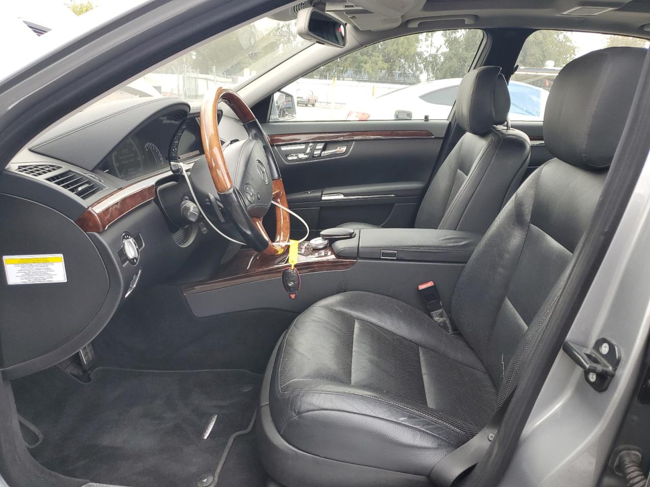 MERCEDES-BENZ S-CLASS 550