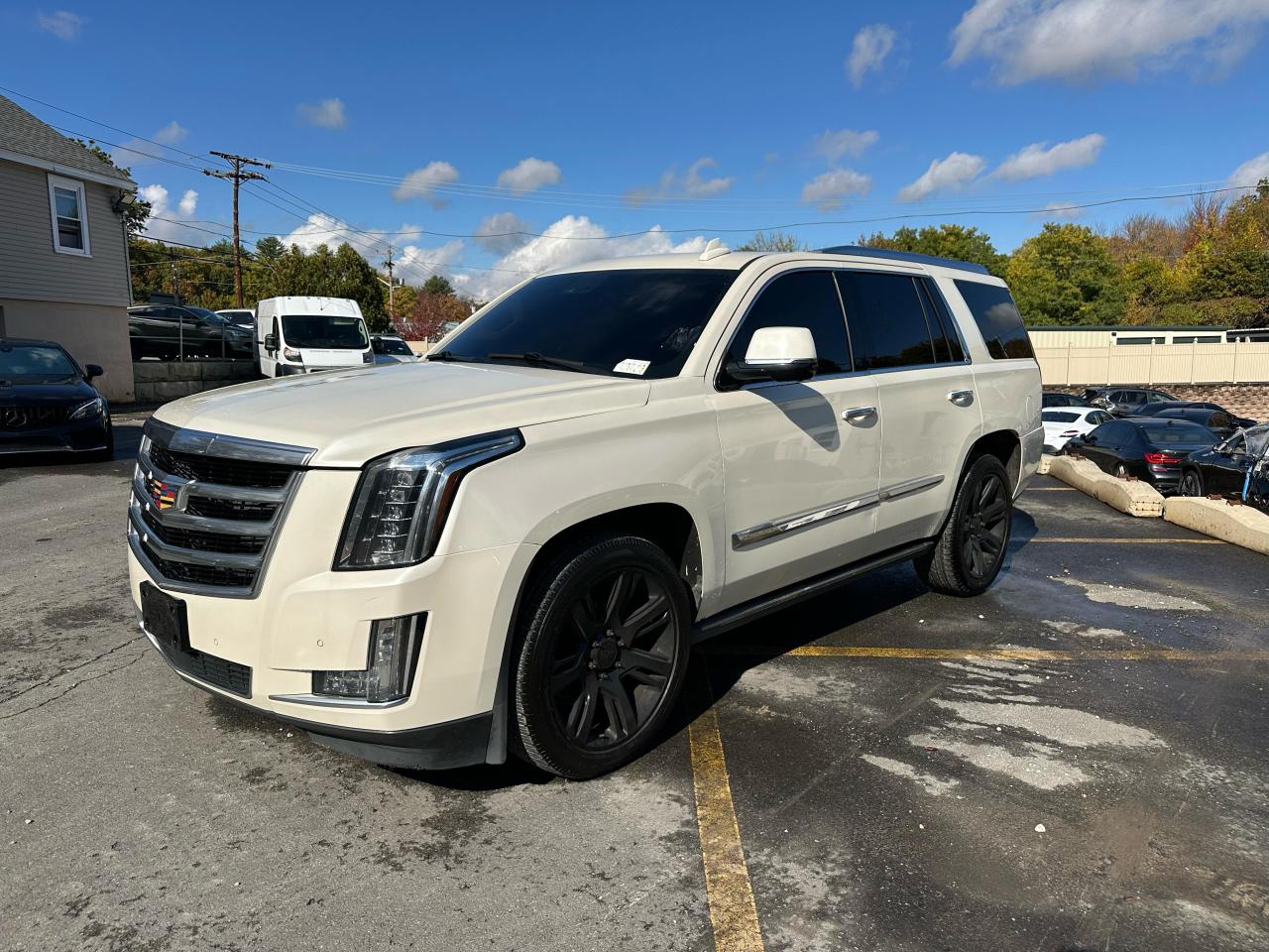 CADILLAC ESCALADE PREMIUM