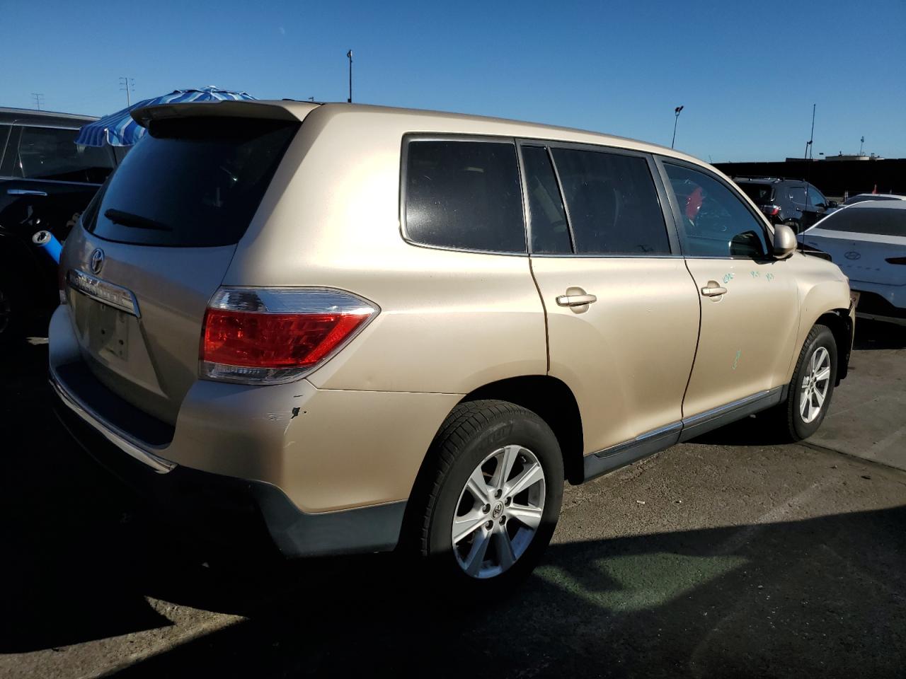 TOYOTA HIGHLANDER BASE