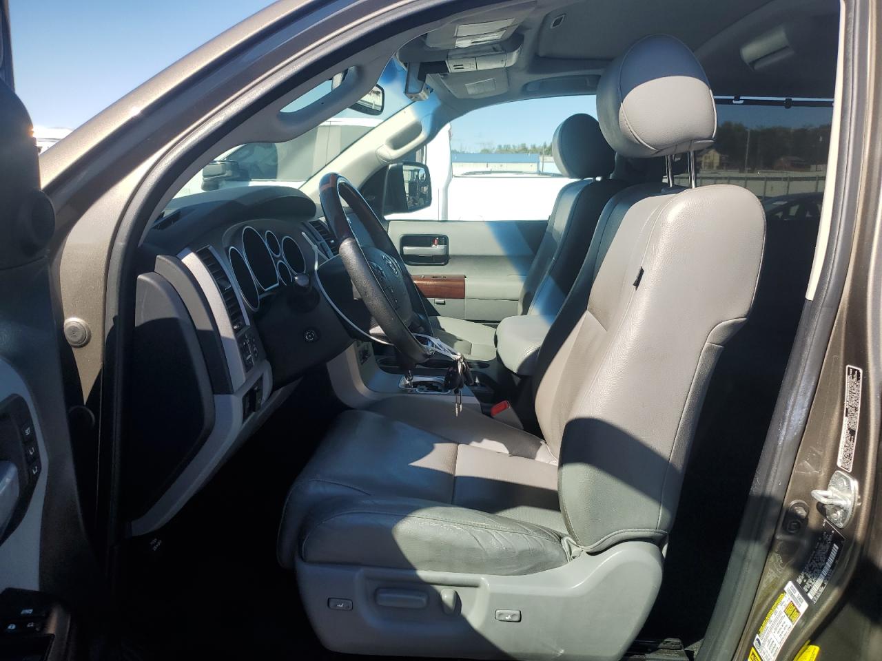 TOYOTA SEQUOIA PLATINUM