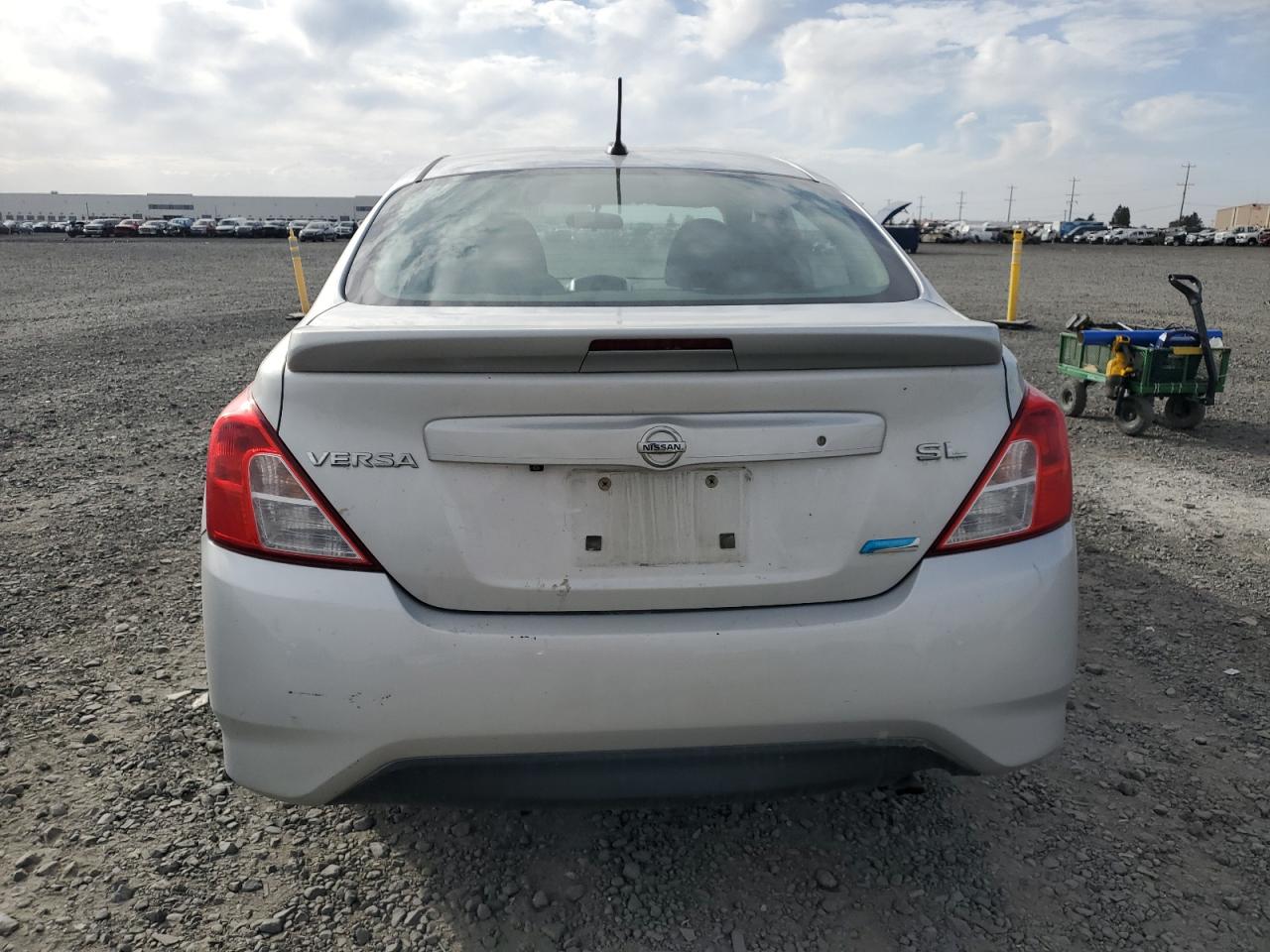NISSAN VERSA S