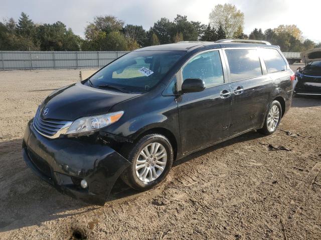 Global Auto Auctions: 2017 TOYOTA SIENNA XLE