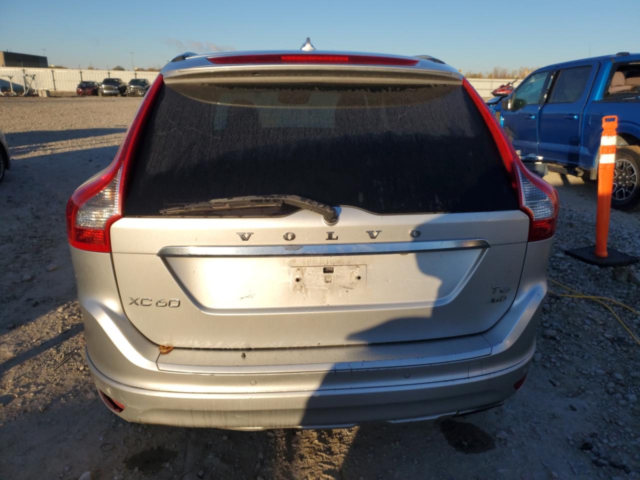 VOLVO XC60 T6 PLATINUM