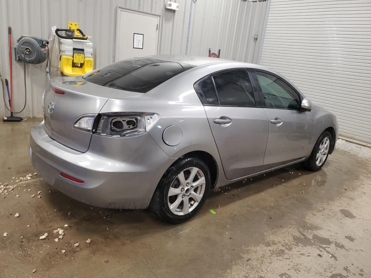 MAZDA 3 I