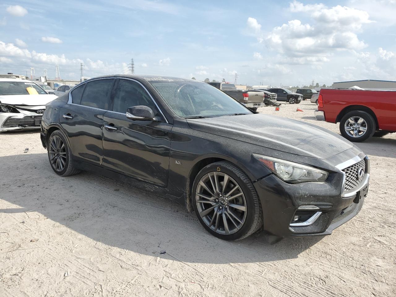INFINITI Q50 LUXE