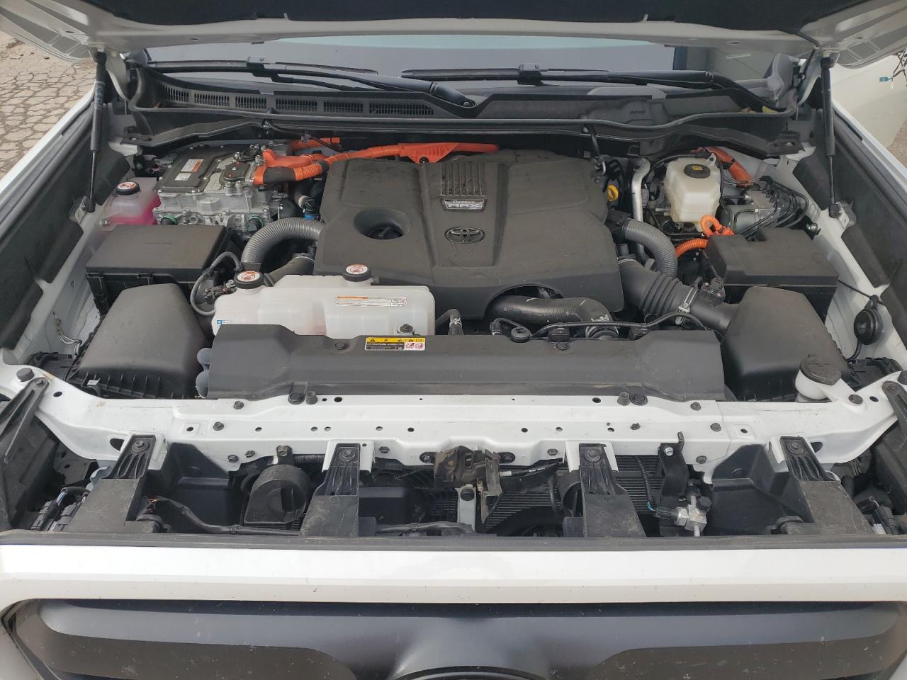 TOYOTA TUNDRA CREWMAX PLATINUM