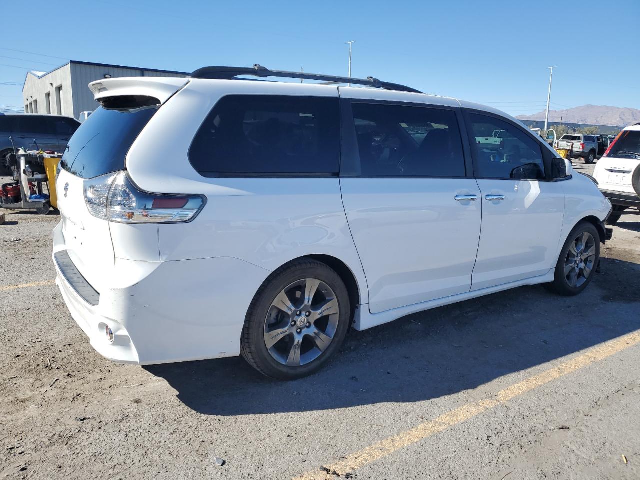TOYOTA SIENNA SE