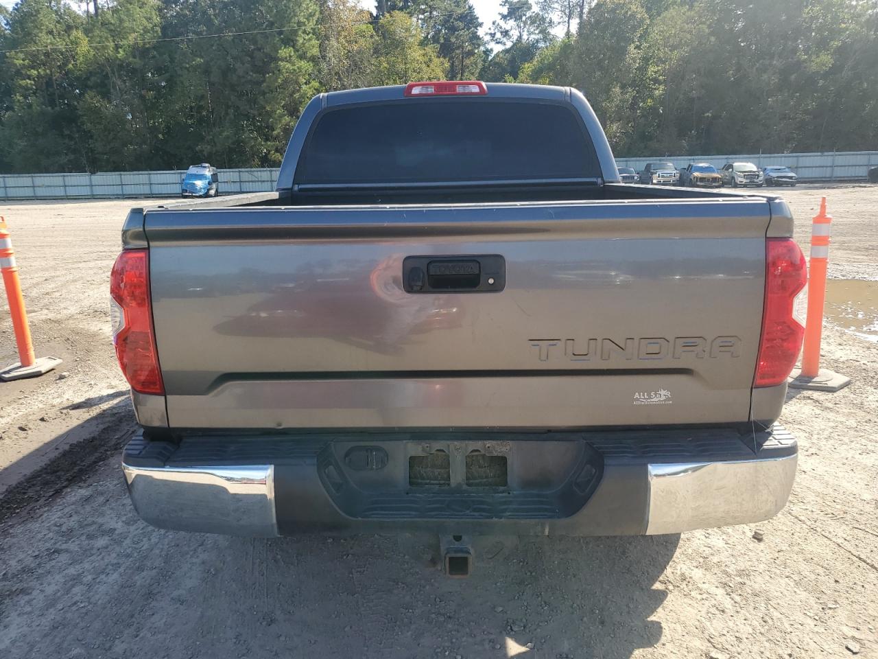 TOYOTA TUNDRA CREWMAX SR5