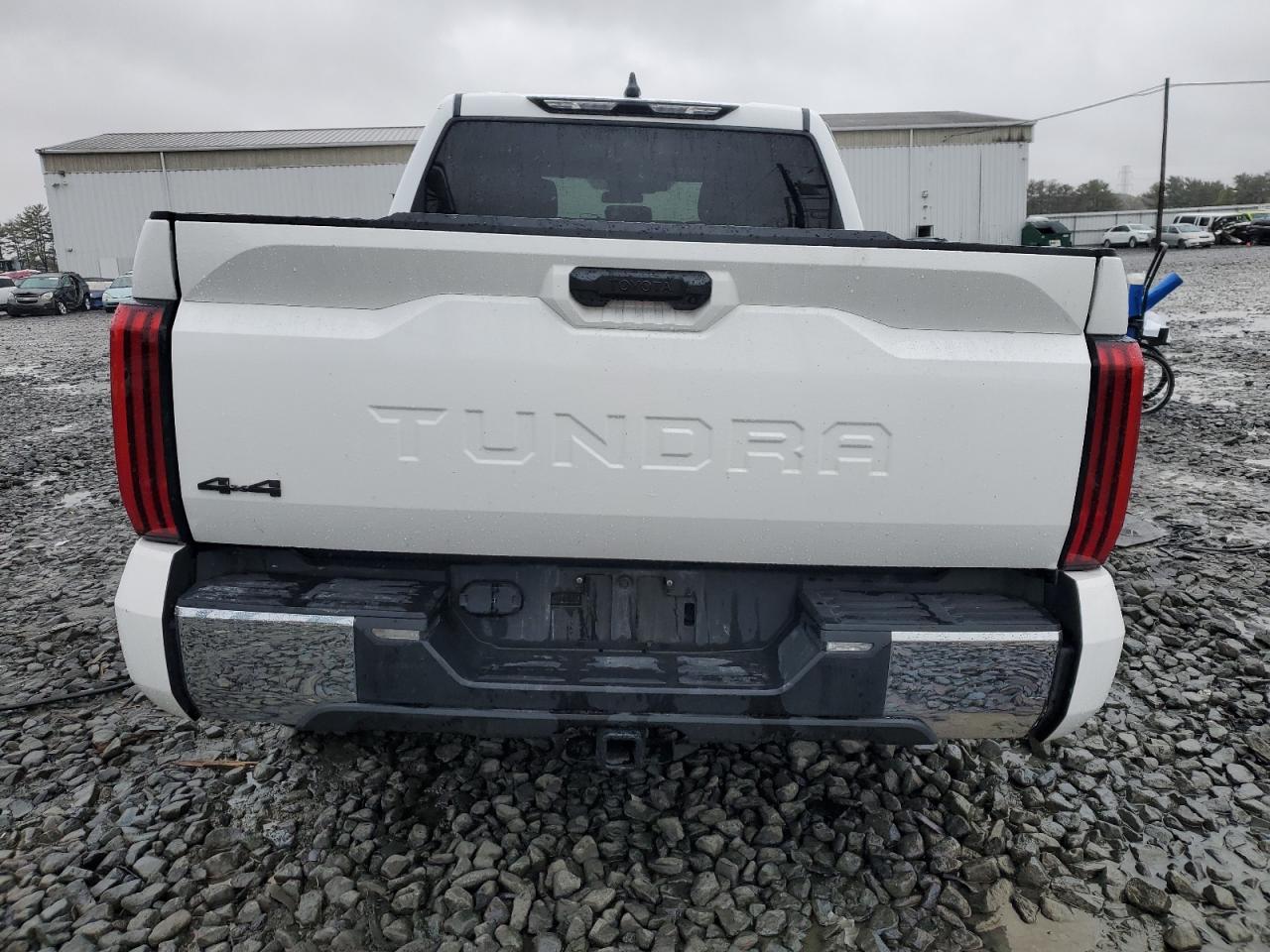 TOYOTA TUNDRA CREWMAX SR