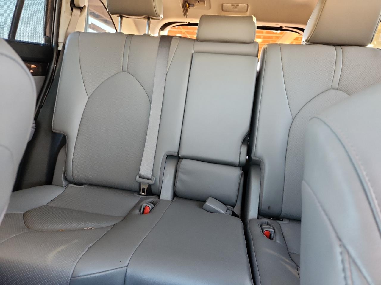 TOYOTA HIGHLANDER LIMITED