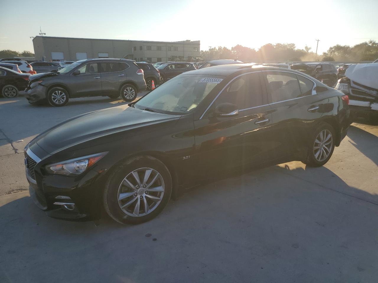 INFINITI Q50 PREMIUM