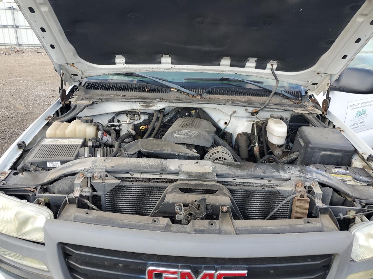 Lot #3275442713 2004 GMC SIERRA K25