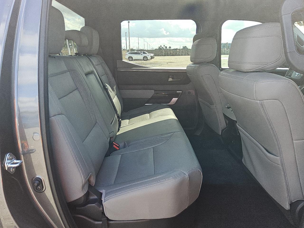 TOYOTA TUNDRA CREWMAX LIMITED