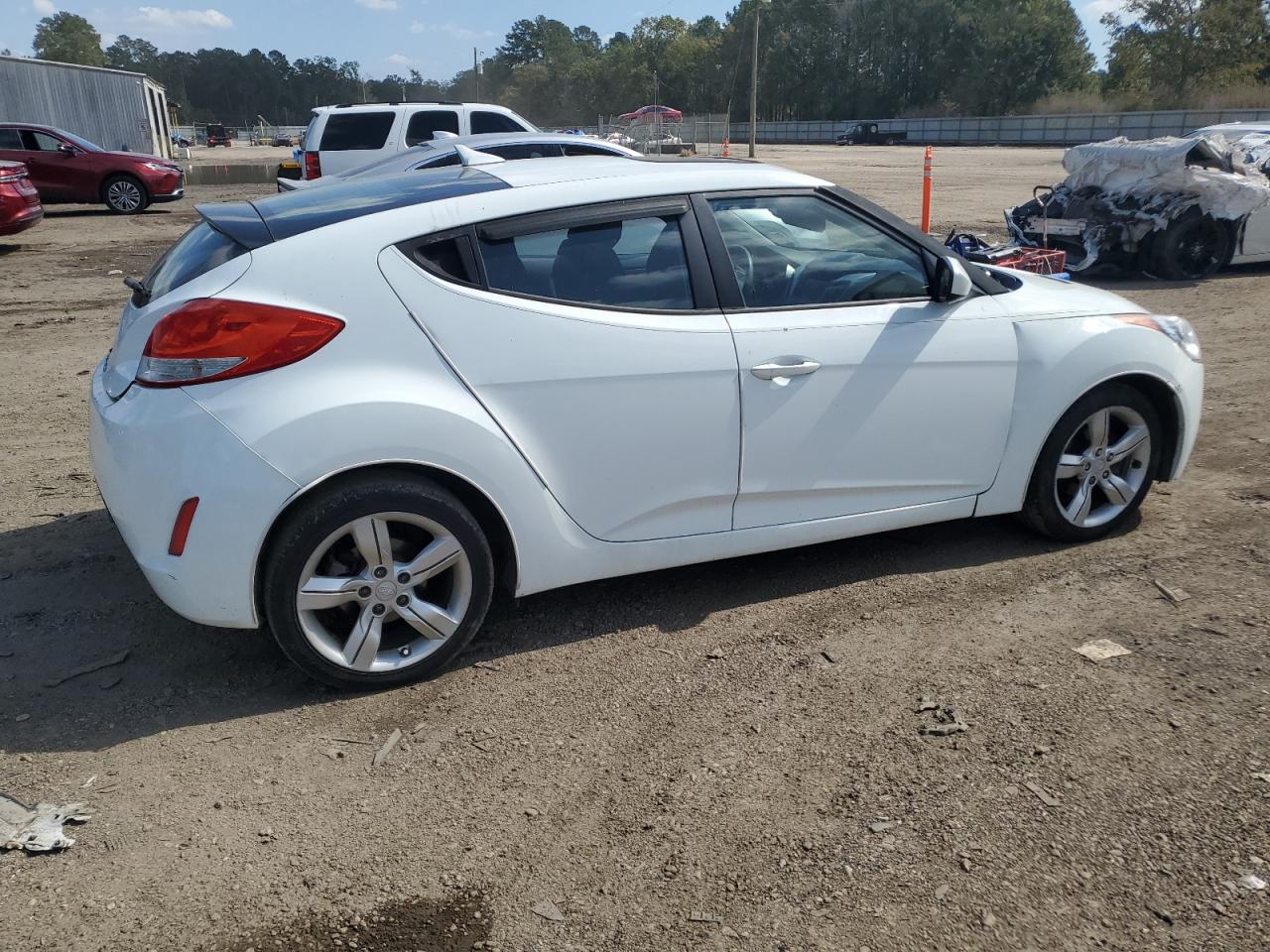 HYUNDAI VELOSTER