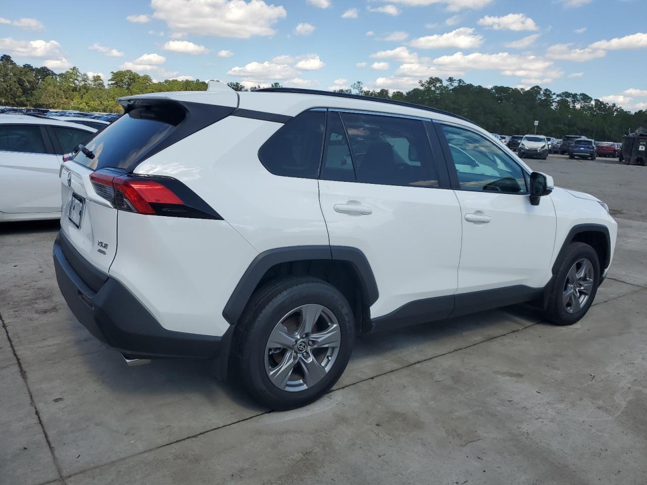 TOYOTA RAV4 XLE