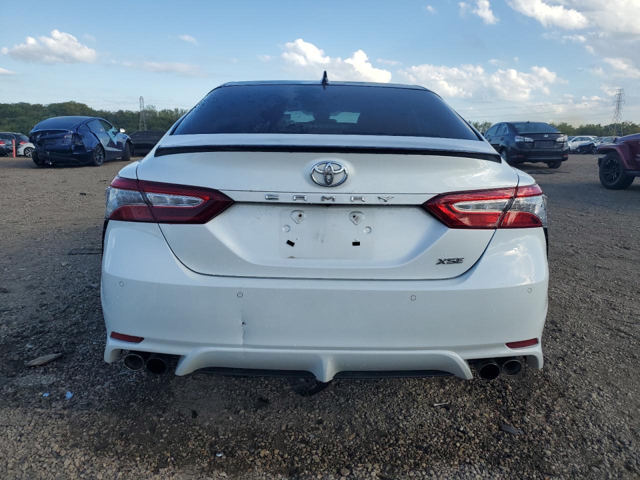 TOYOTA CAMRY XSE