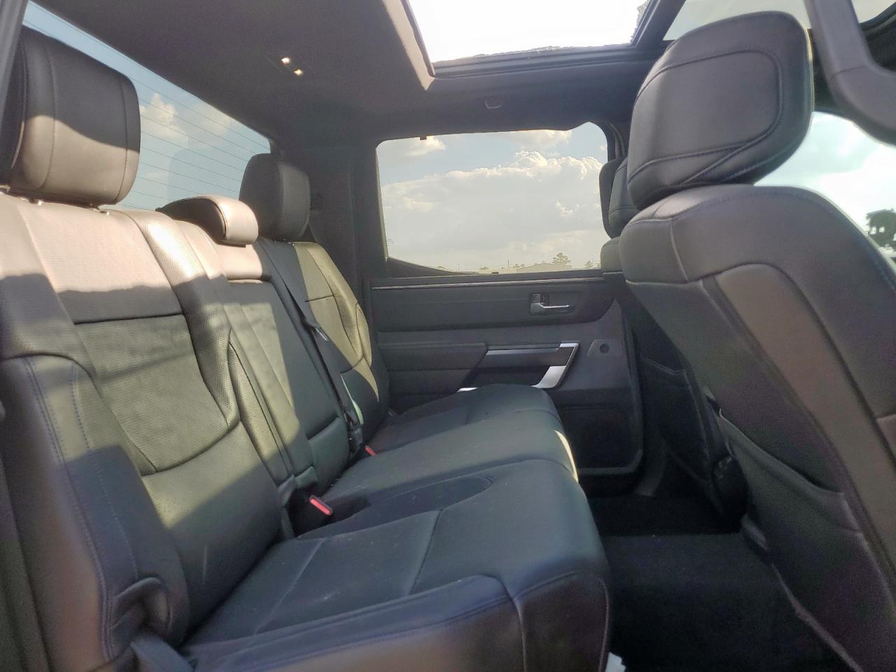 TOYOTA TUNDRA CREWMAX PLATINUM