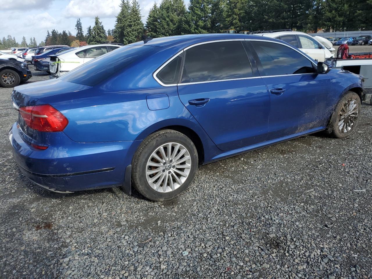 VOLKSWAGEN PASSAT SE