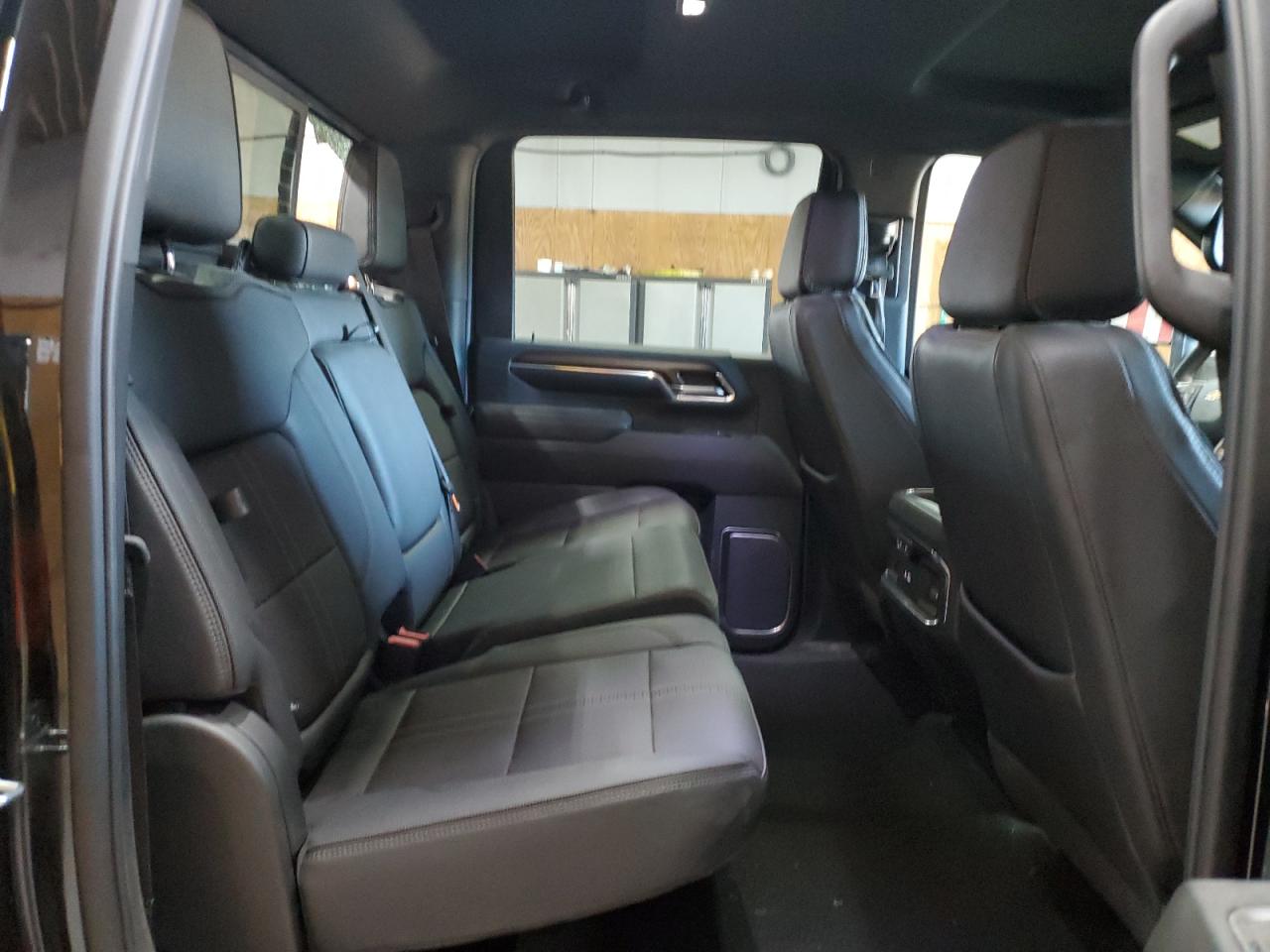 CHEVROLET SILVERADO K2500 HIGH COUNTRY