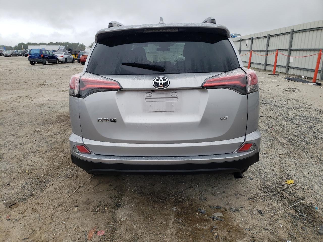 TOYOTA RAV4 LE