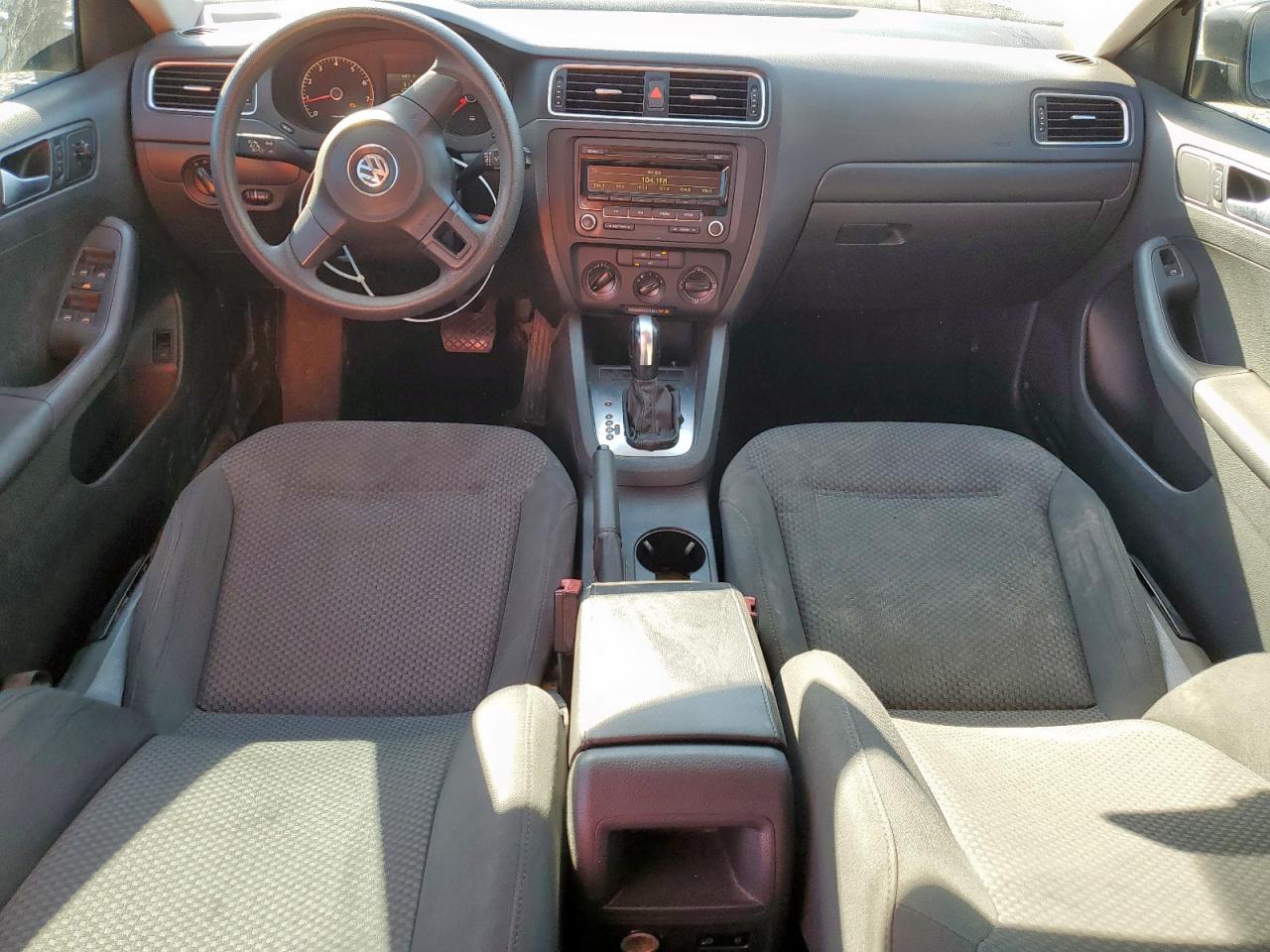 VOLKSWAGEN JETTA BASE