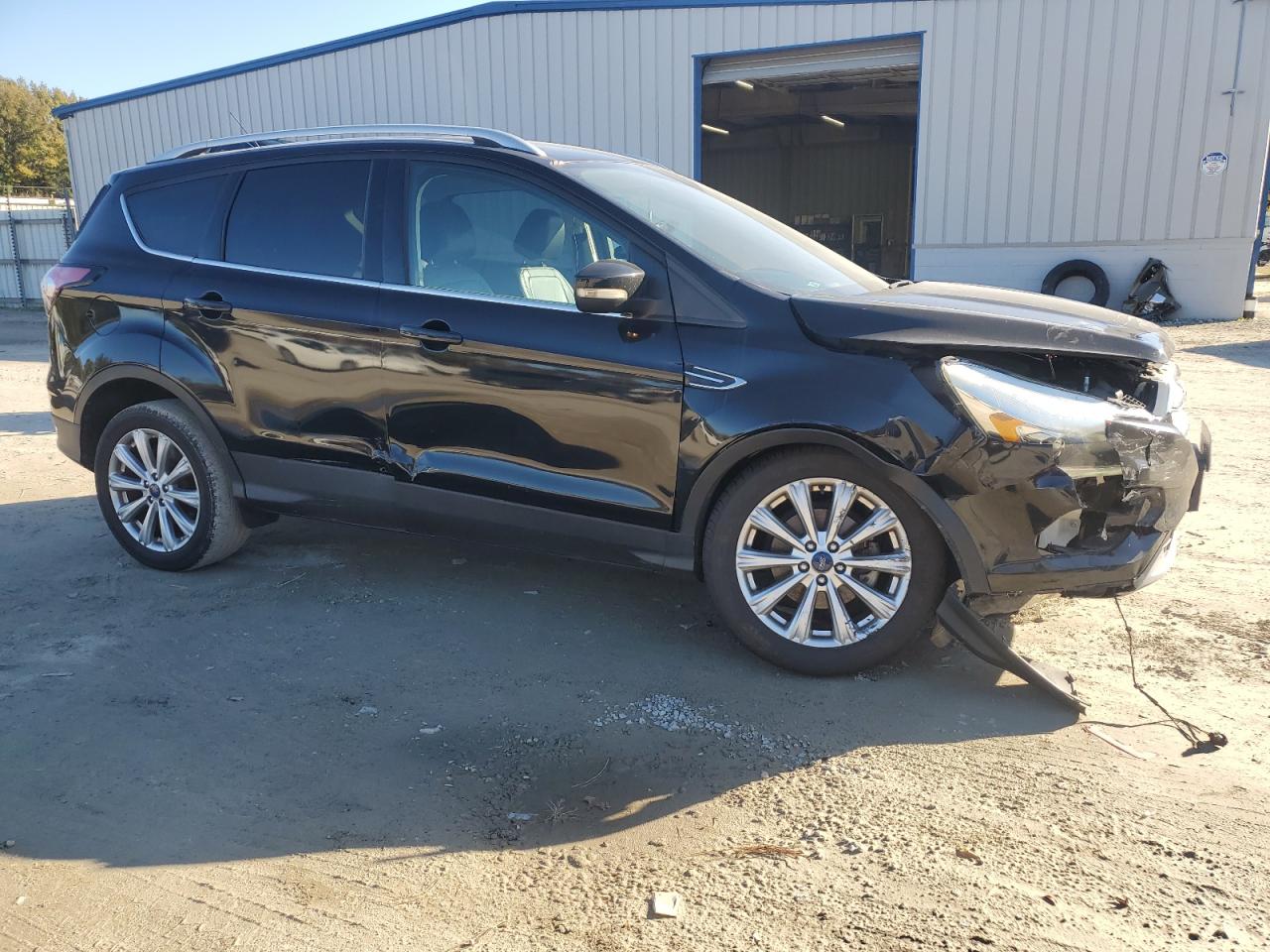 FORD ESCAPE TITANIUM