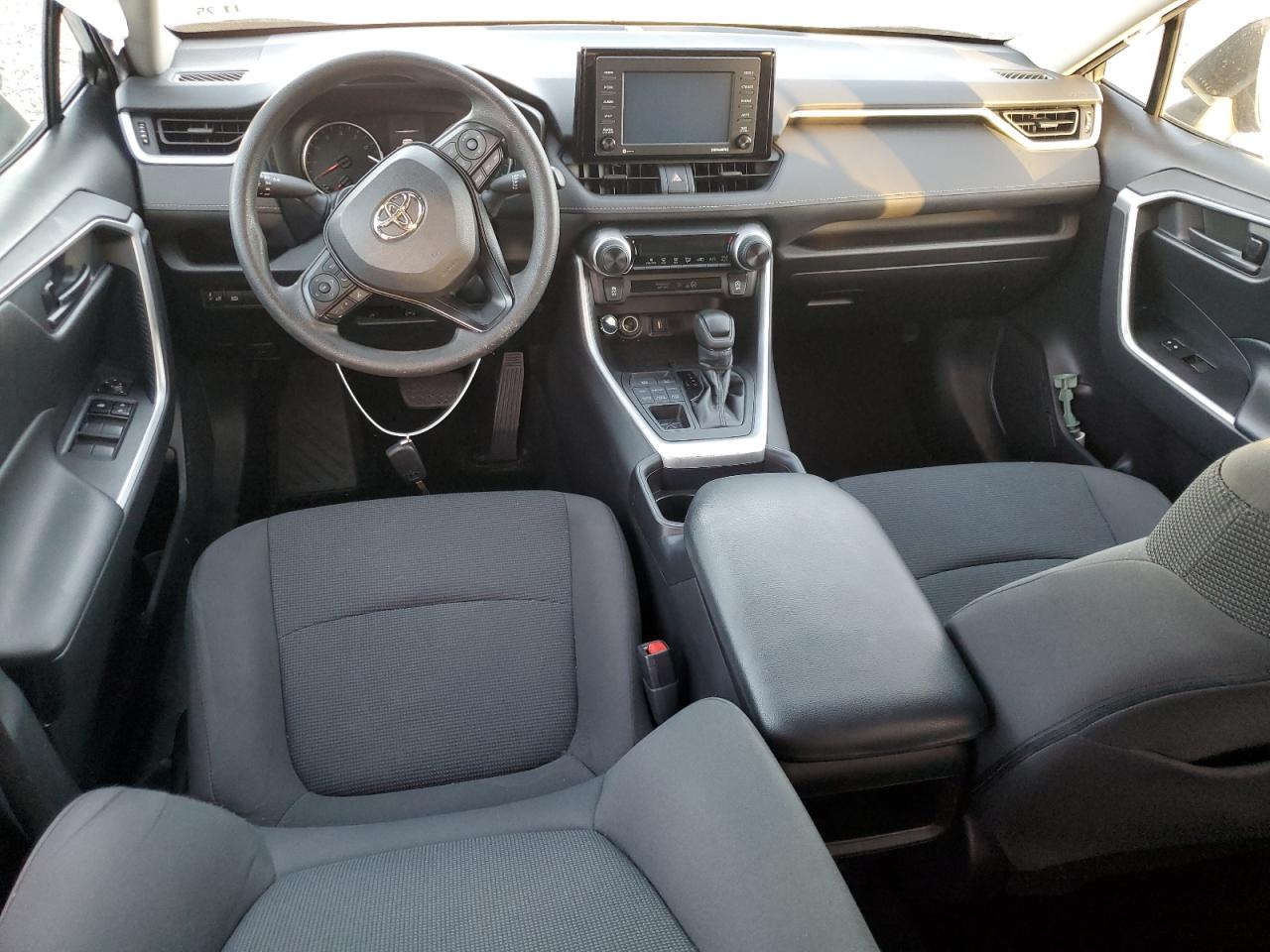 TOYOTA RAV4 LE