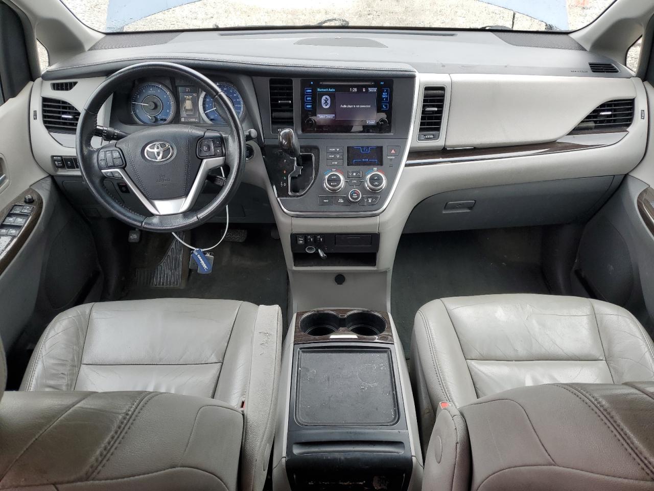 TOYOTA SIENNA XLE